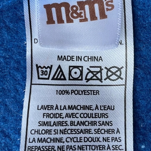 M&M's Colorful Character Blanket - Picture 4 of 6